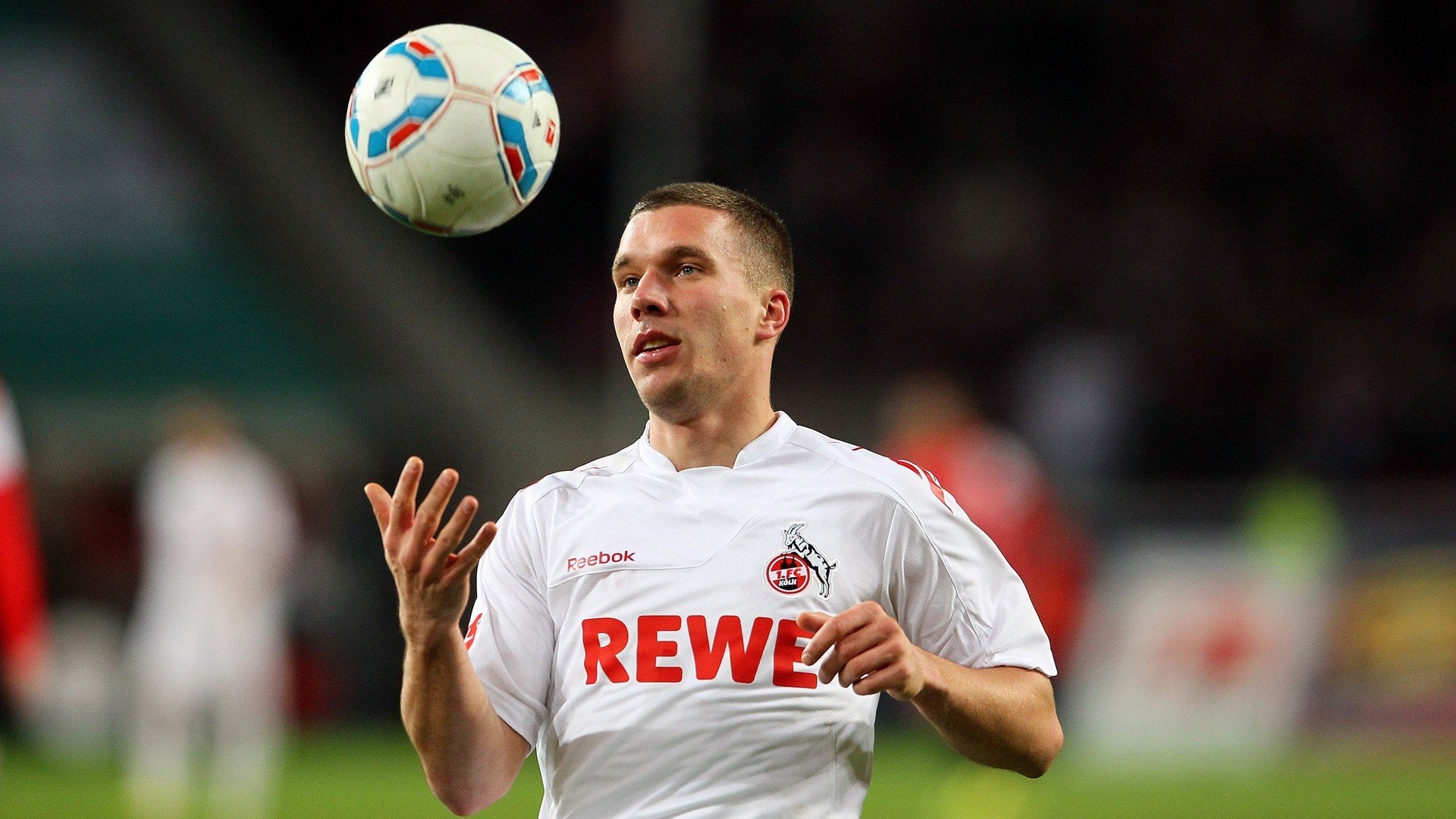 塞维利亚主场完胜瓦伦西亚，扭转颓势，塞维利亚杯